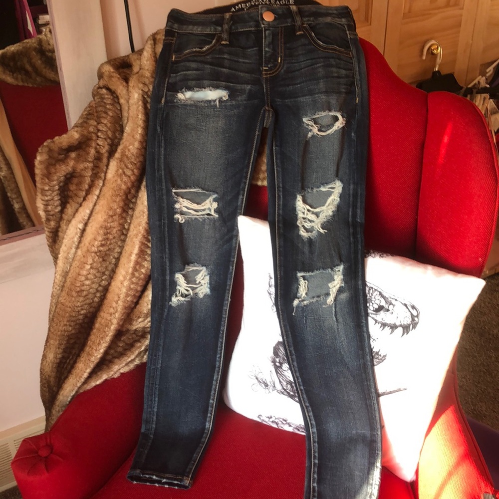 *AE Ripped dark wash Skinny Jeggings*